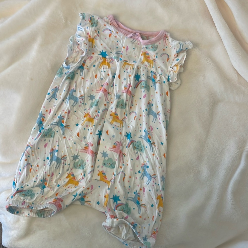 Magnetic me romper unicorn